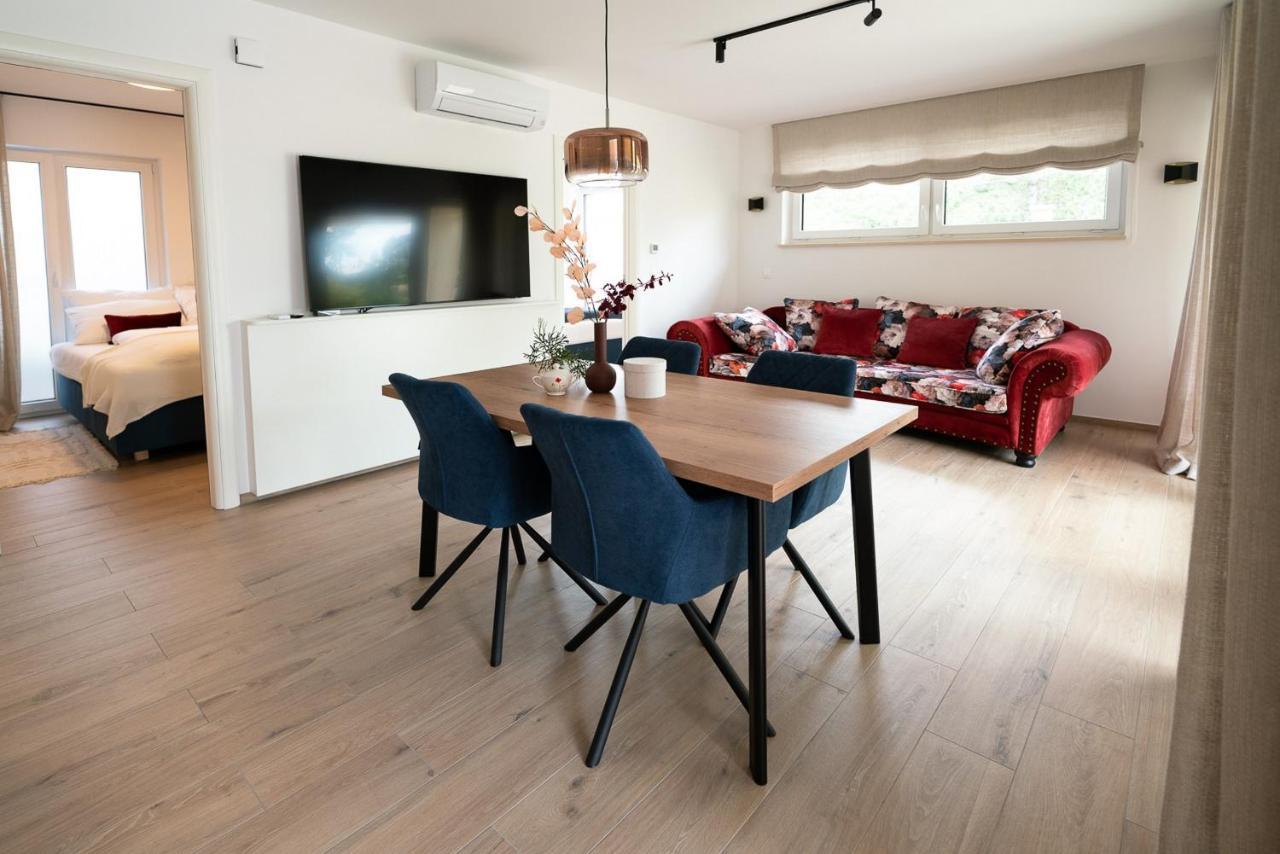 Apartments Kras 24 With Pool Sežana Esterno foto