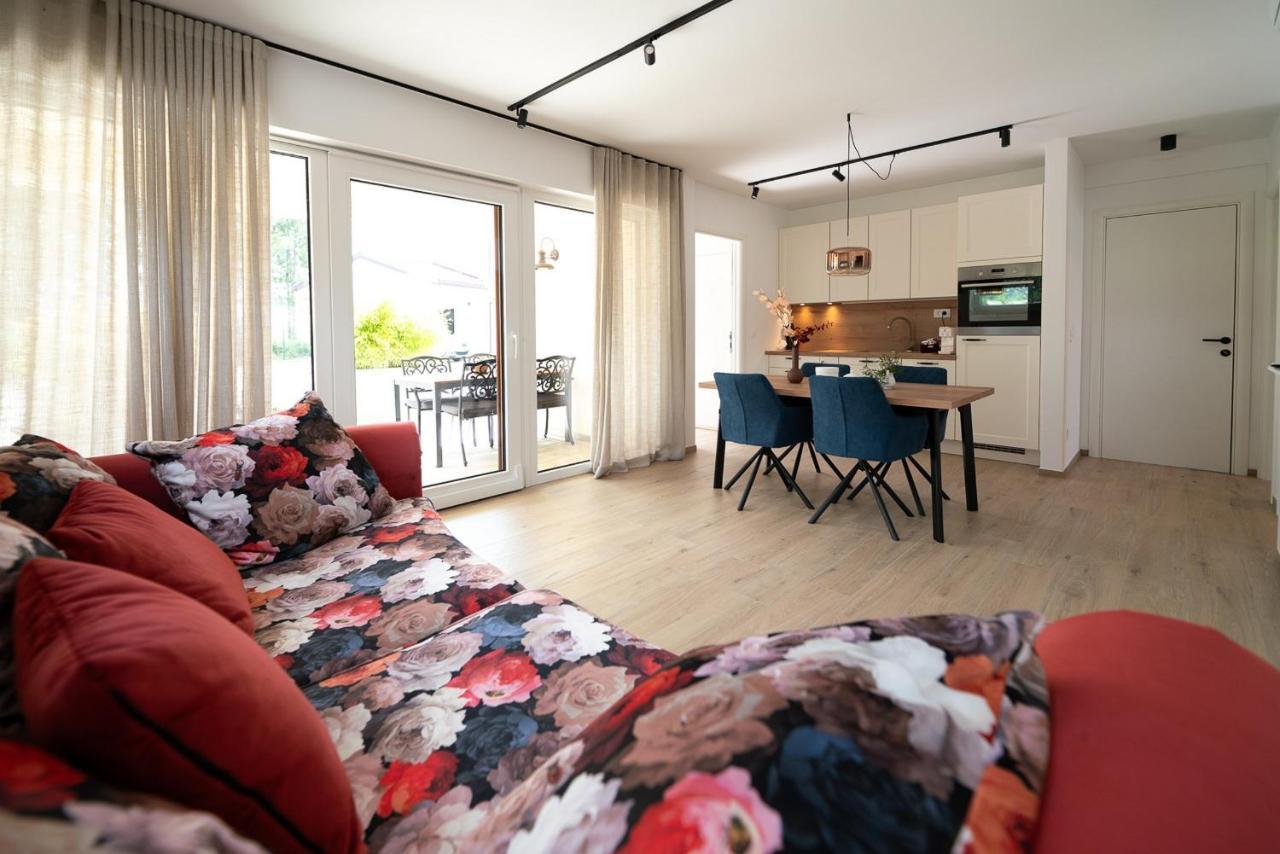 Apartments Kras 24 With Pool Sežana Esterno foto