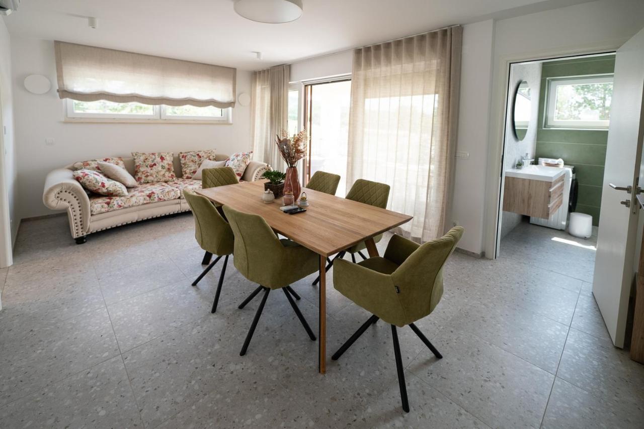 Apartments Kras 24 With Pool Sežana Esterno foto