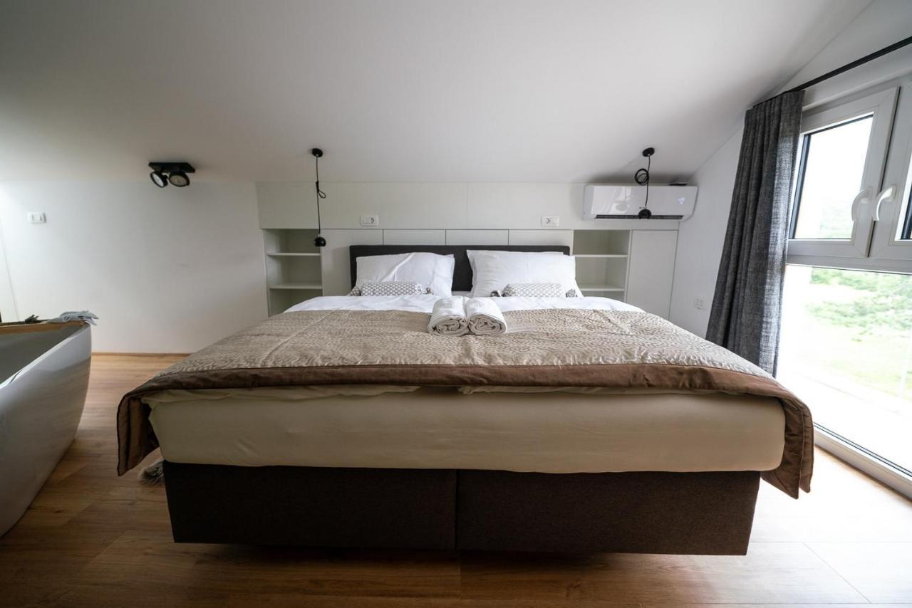 Apartments Kras 24 With Pool Sežana Esterno foto