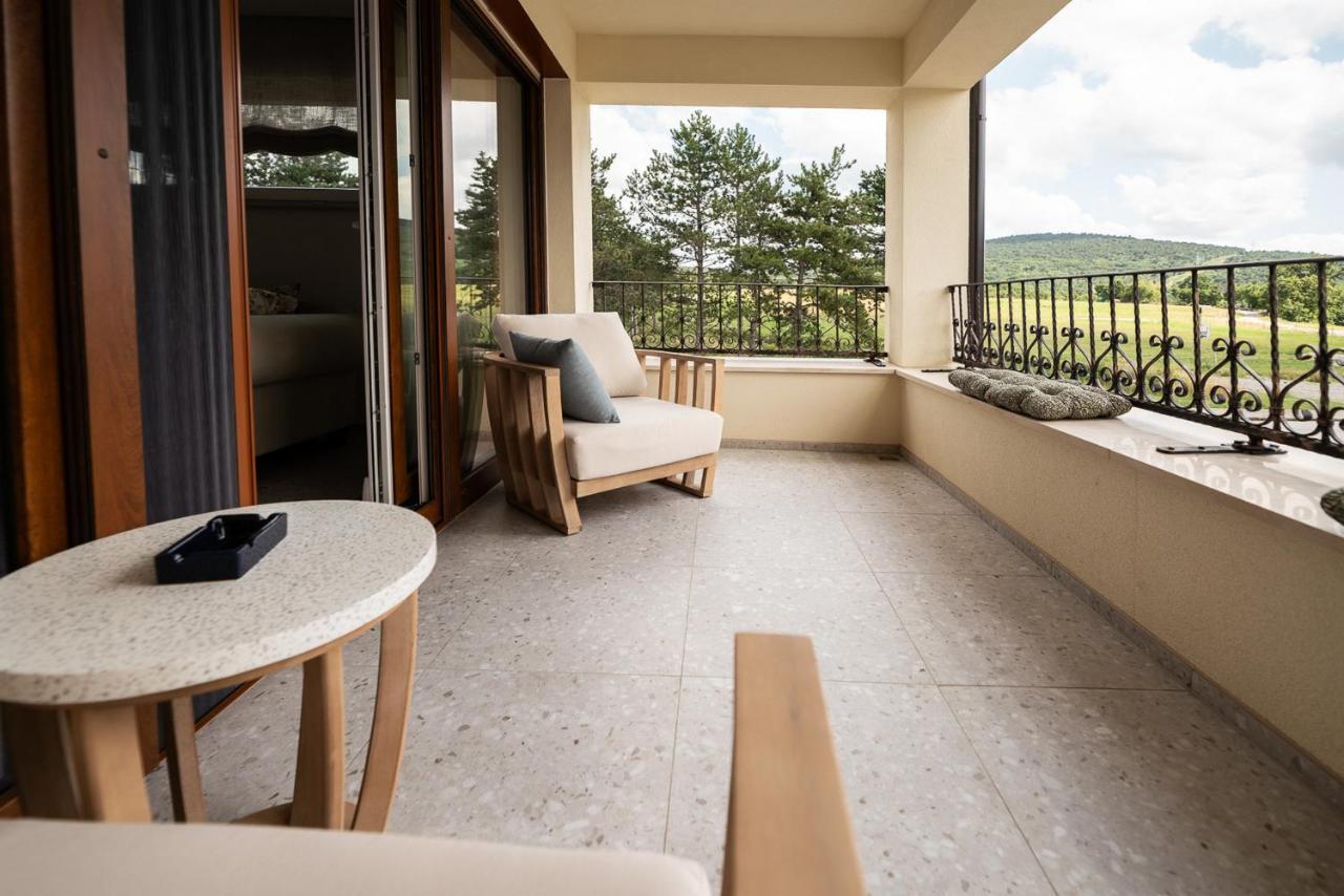 Apartments Kras 24 With Pool Sežana Esterno foto