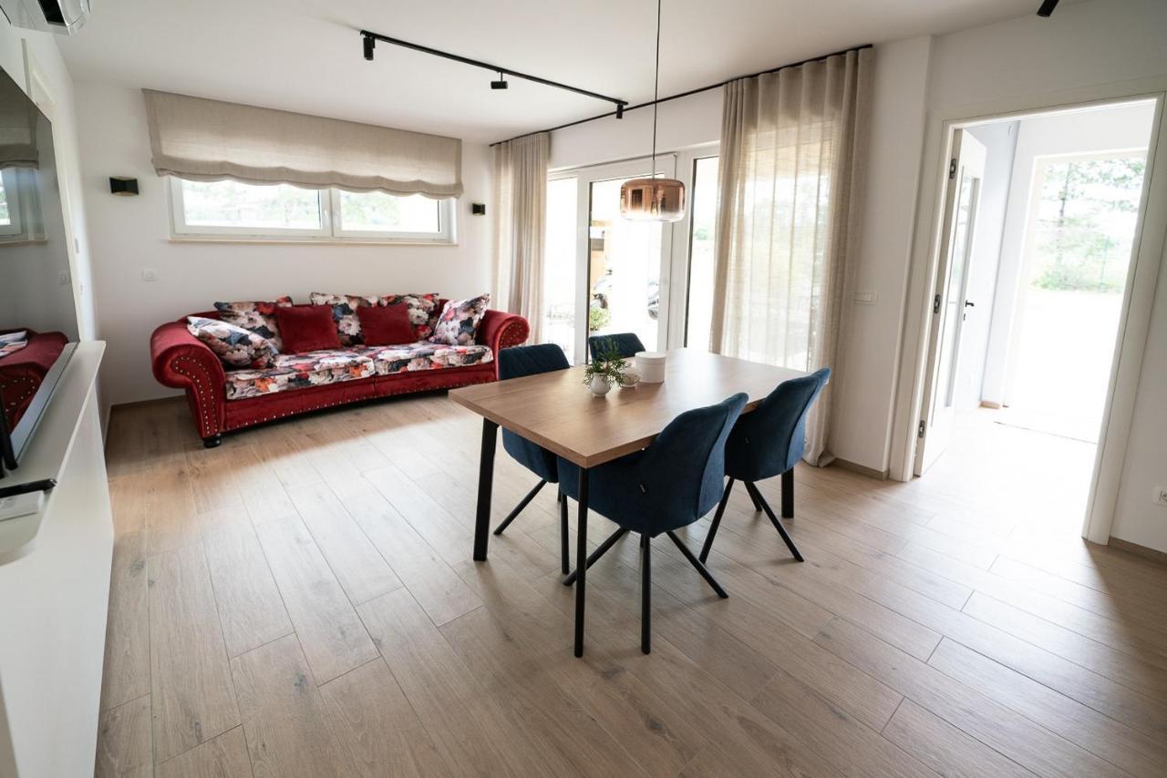 Apartments Kras 24 With Pool Sežana Esterno foto