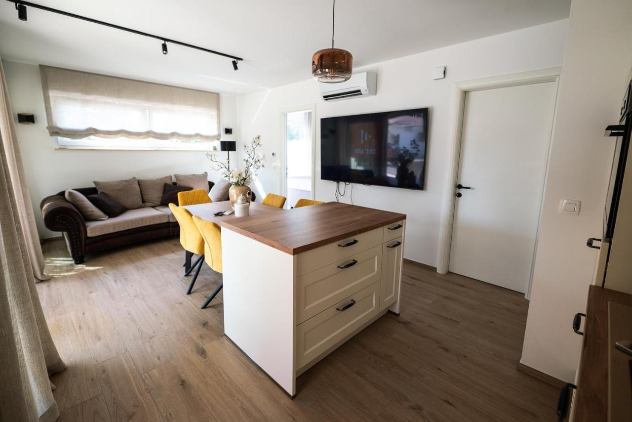 Apartments Kras 24 With Pool Sežana Esterno foto